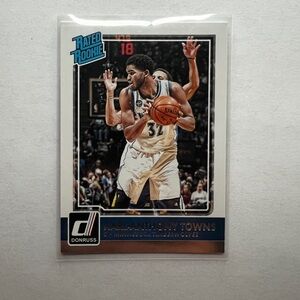 Karl Anthony Towns collectible trading card. *Donruss Rated Rookie*